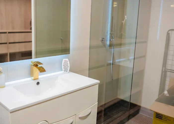 Prime 2br - Persepolis דירה